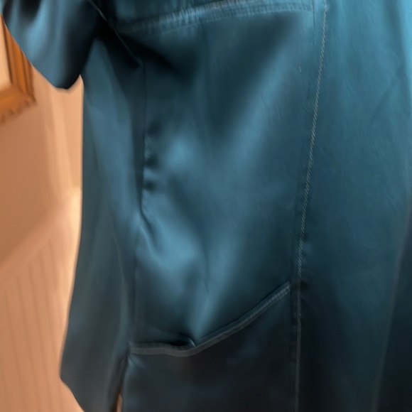 Inclan Studio 100% silk blue top. Small. - Picture 3 of 9